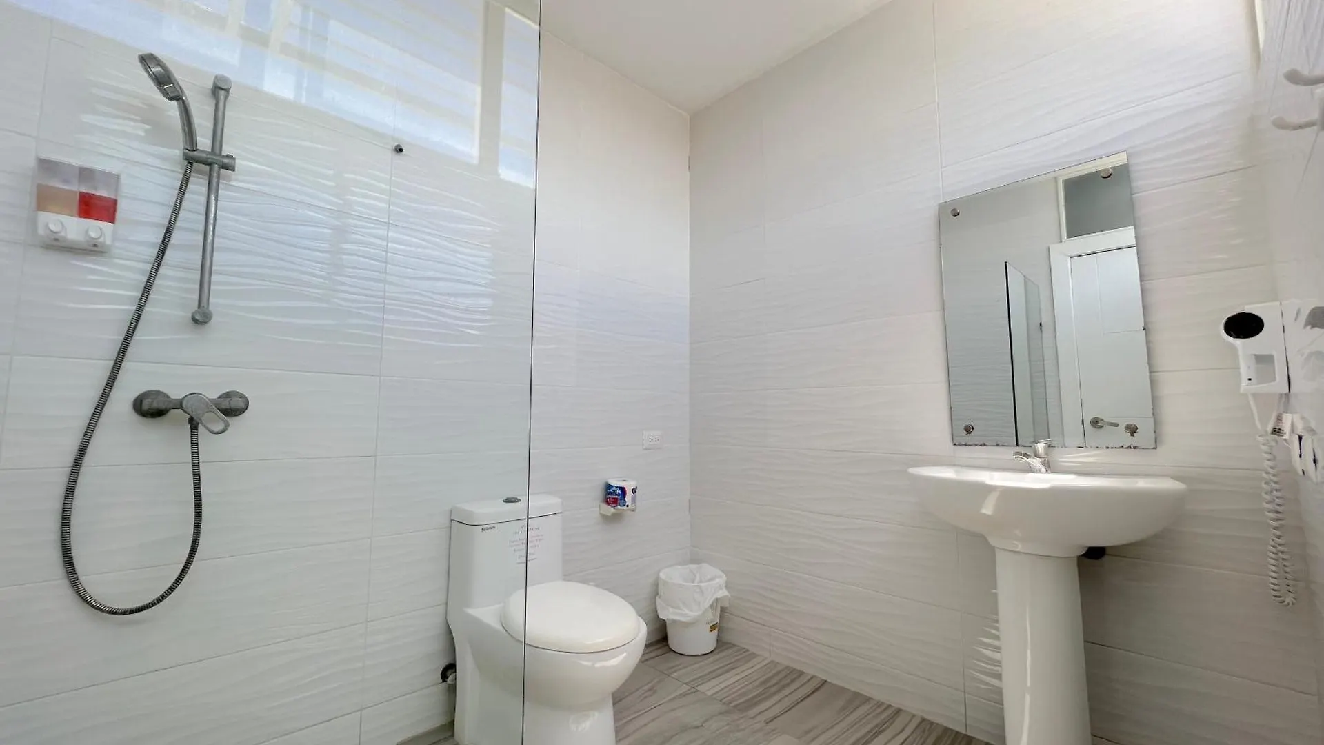 Olas Del Caribe - Vacation Suites With Rooftop Pool - Playa Los Corales Punta Cana