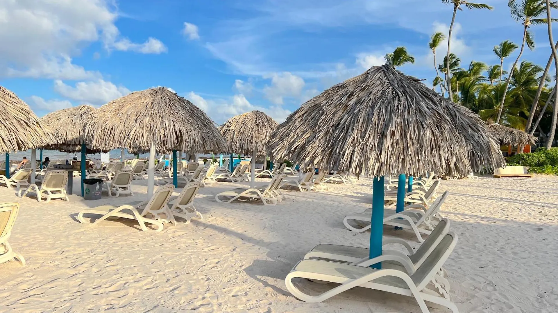 بونتا كانا Olas Del Caribe - Vacation Suites With Rooftop Pool - Playa Los Corales شقة فندقية بونتا كانا