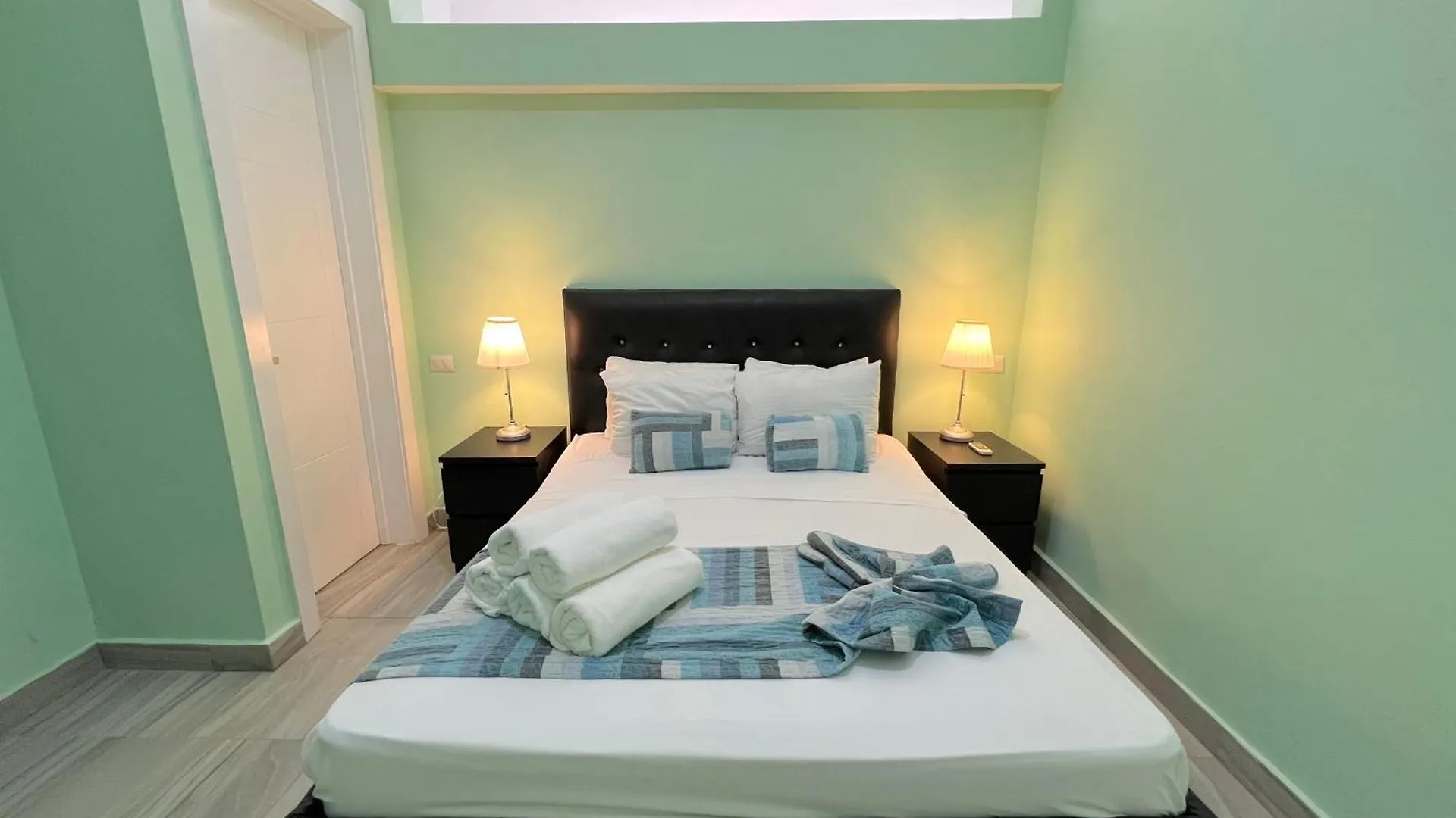 بونتا كانا Olas Del Caribe - Vacation Suites With Rooftop Pool - Playa Los Corales شقة فندقية بونتا كانا
