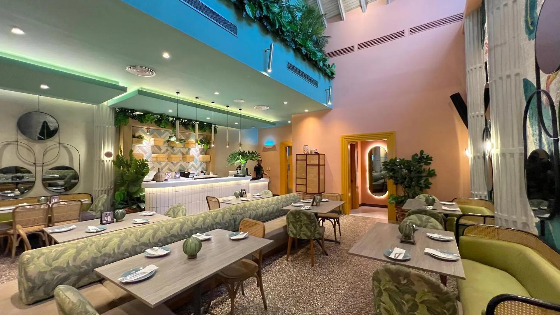 Aparthotel Olas Del Caribe - Vacation Suites With Rooftop Pool - Playa Los Corales Punta Cana